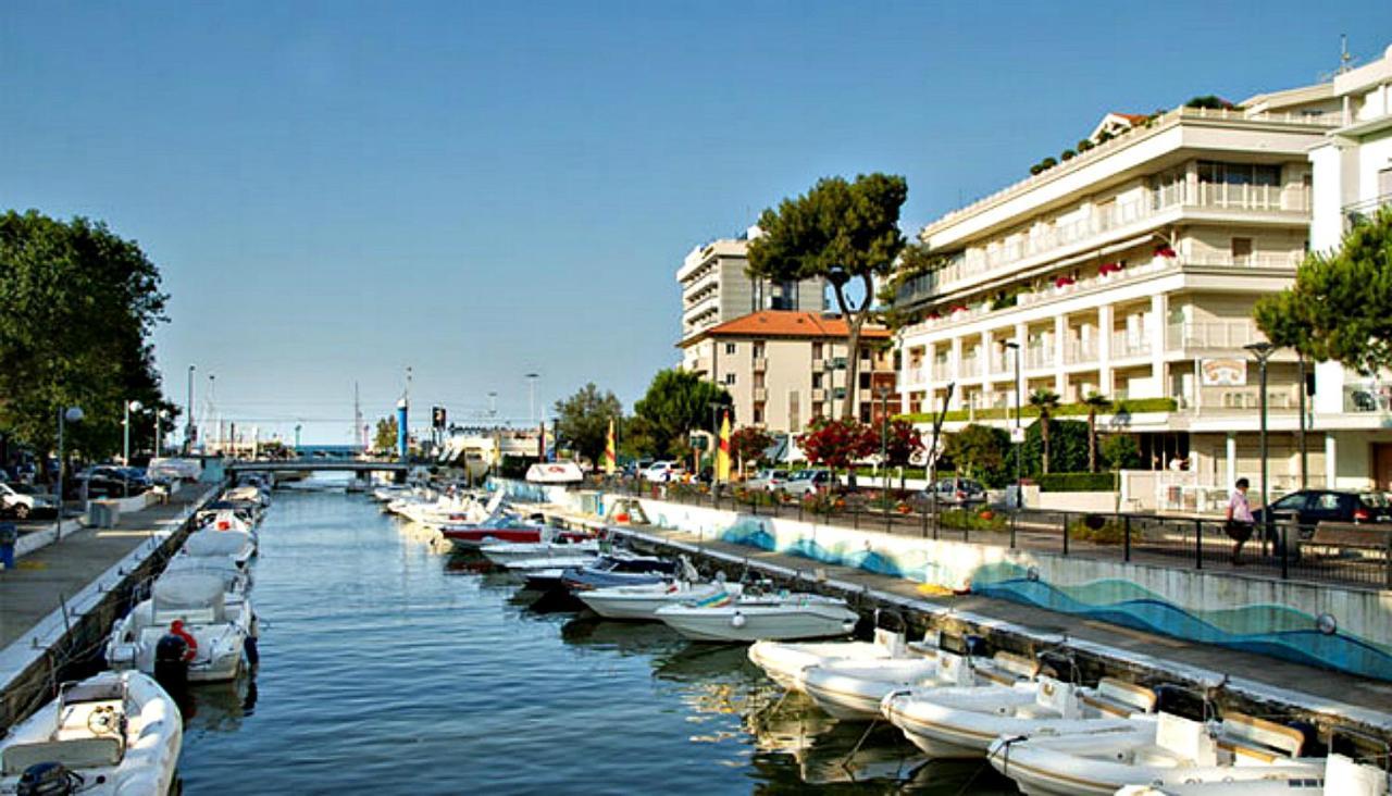 Mansarda Cannes Riccione Exterior photo